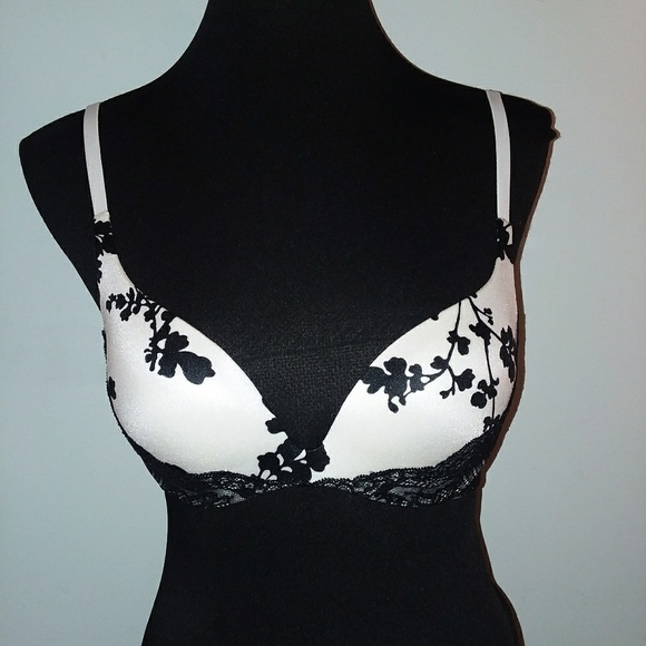 Victoria's Secret Other - Victoria's Secret Push Up Bra